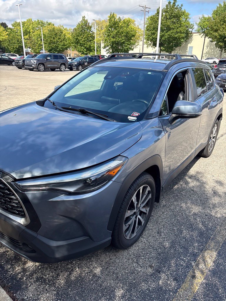 Used 2022 Toyota Corolla Cross XLE AWD/4WD image 1