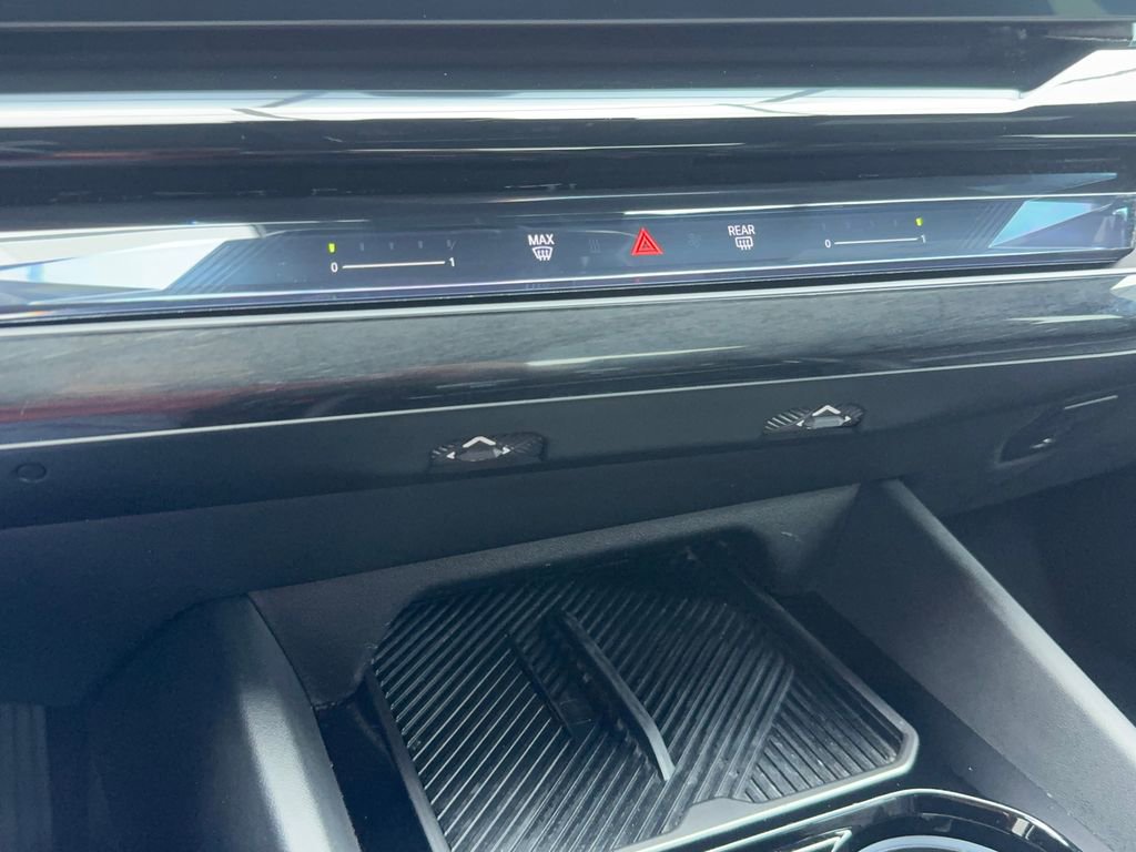 Used 2024 BMW i5 eDrive40i image 32