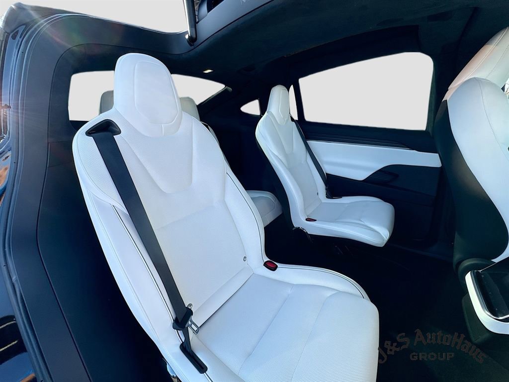 Used 2025 Tesla Model X Plaid image 35