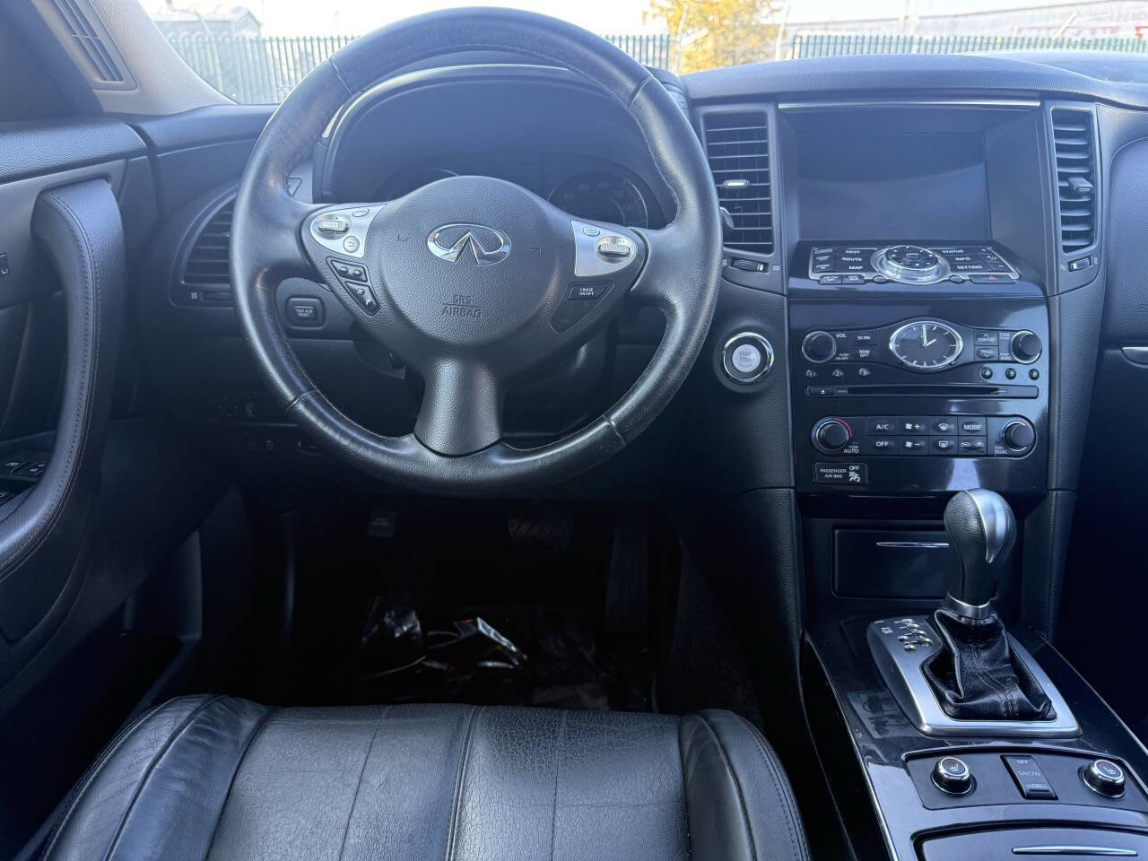 Used 2014 INFINITI QX70 AWD w/ Premium Package image 16