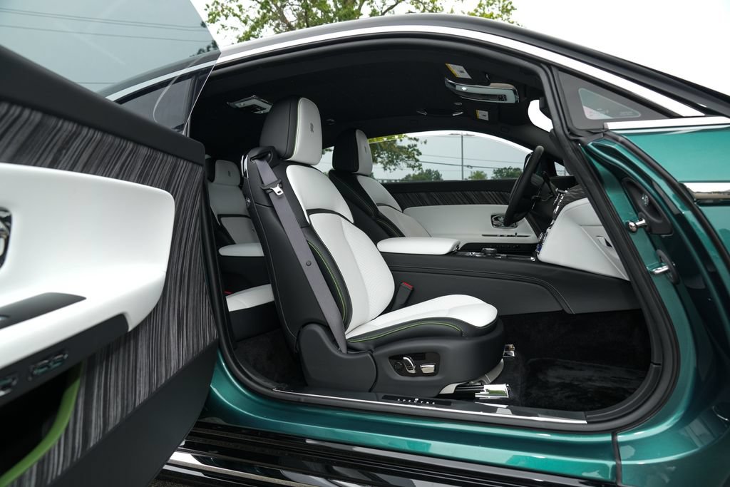 Used 2024 Rolls-Royce Spectre w/ Spectre Launch Package AWD/4WD image 29