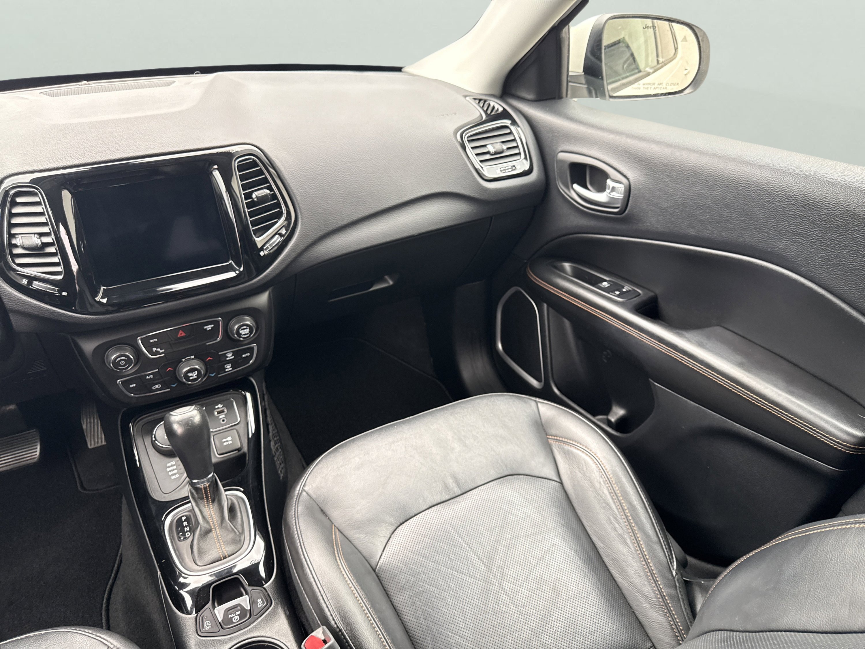 Used 2018 Jeep Compass Limited w/ Navigation Group image 13