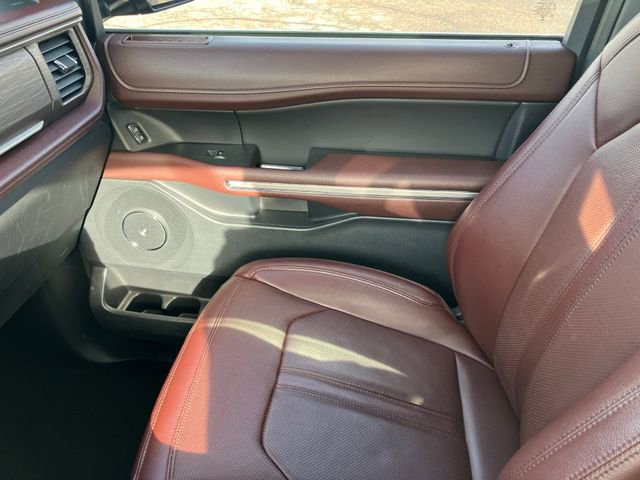 Used 2024 Ford Expedition Limited image 10