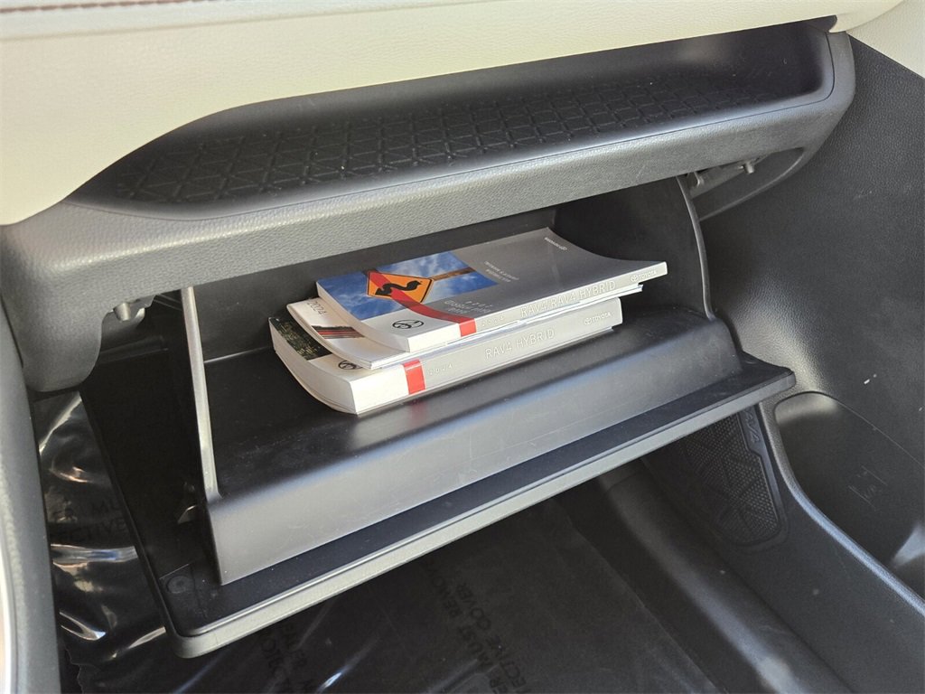 Used 2024 Toyota RAV4 XLE image 24