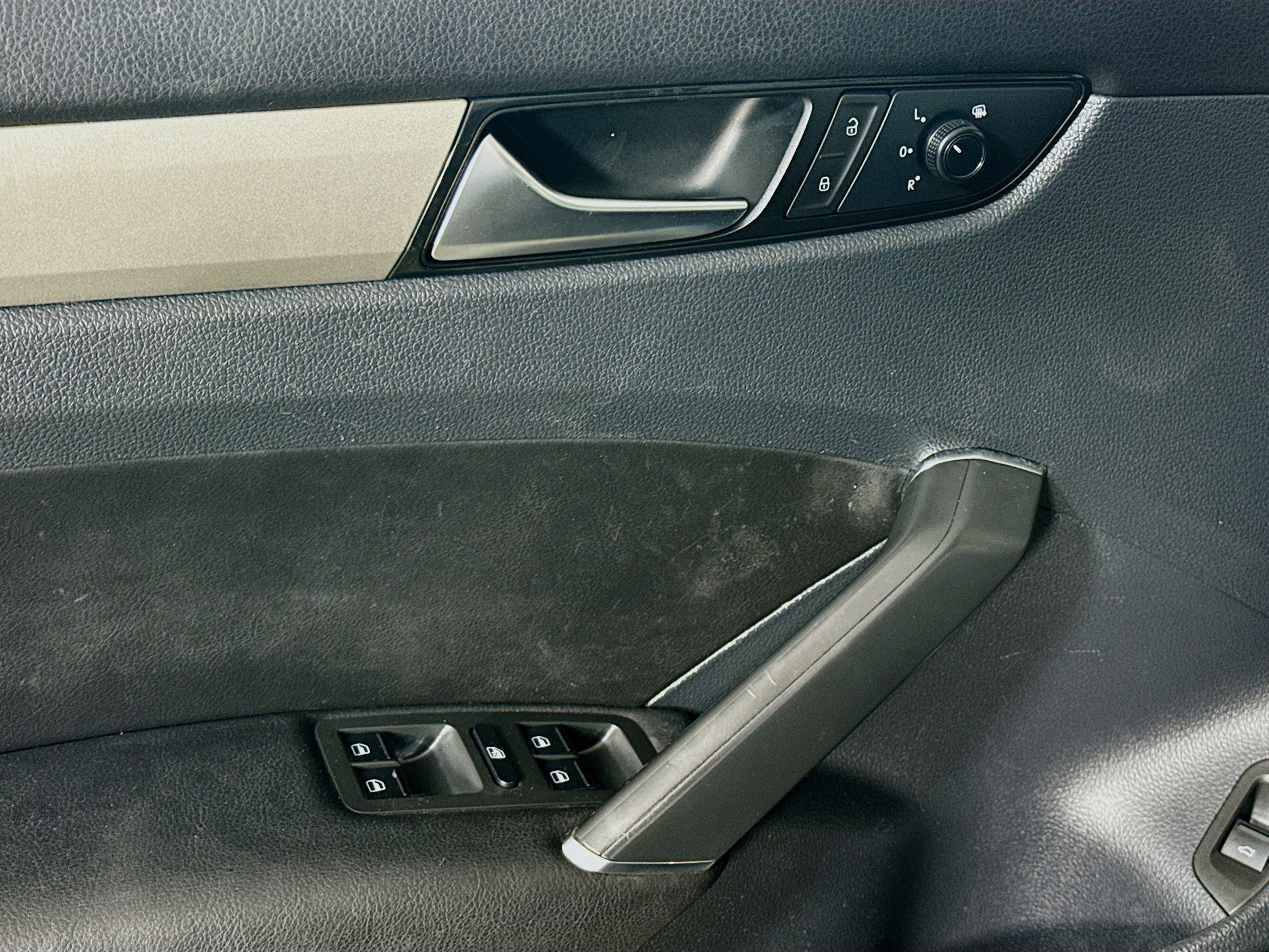 Used 2020 Volkswagen Passat 2.0T SE w/ Sunroof Package image 24