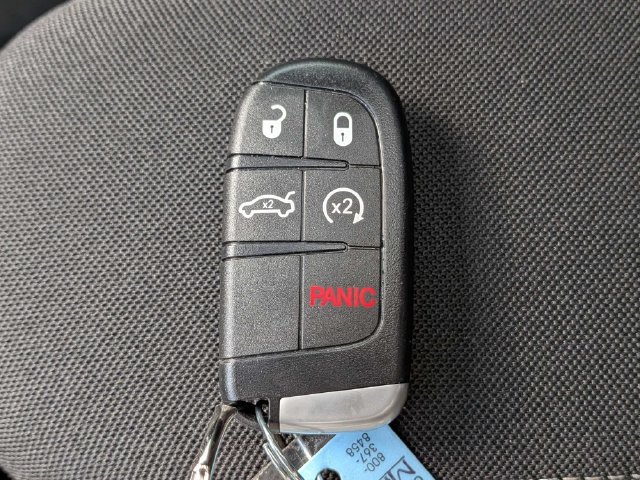 Used 2021 Jeep Renegade Latitude w/ Sun & Sound Group FWD image 29