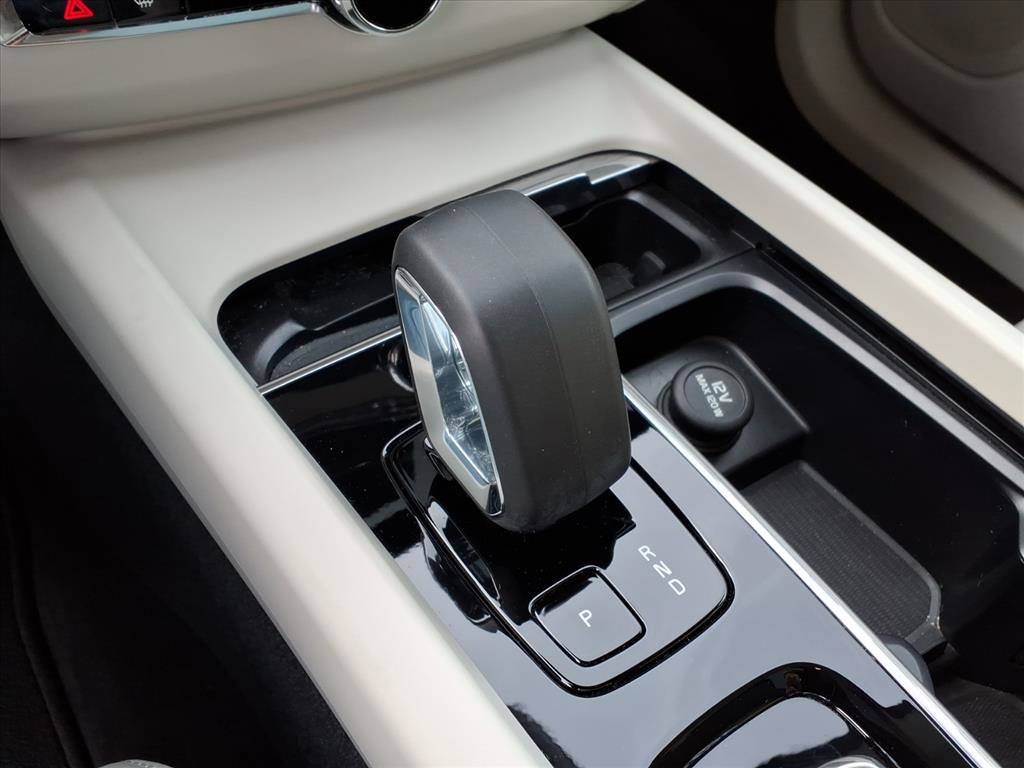 Certified 2023 Volvo XC60 B5 Plus w/ Climate Package image 24