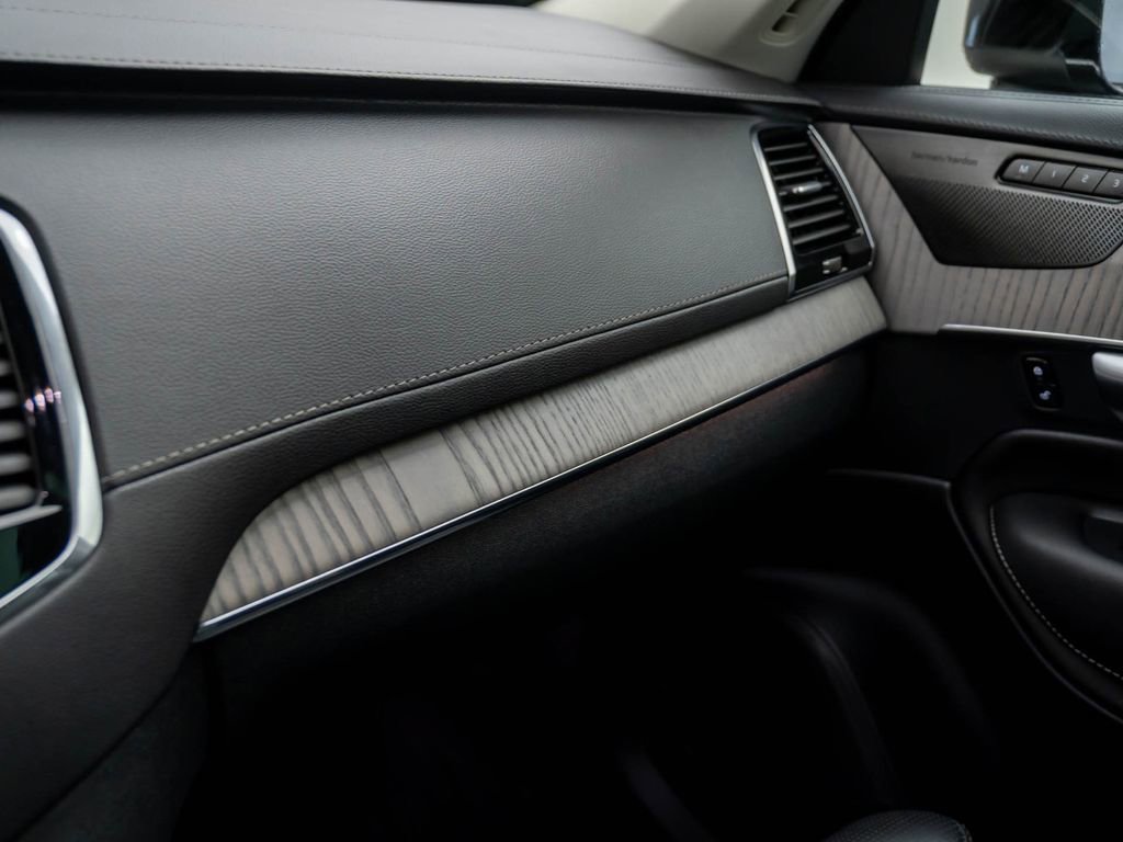 Used 2022 Volvo XC90 T6 Inscription w/ Advanced Package image 29