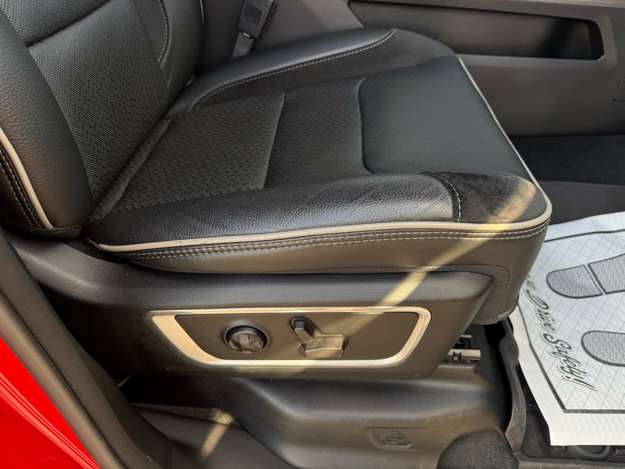 Used 2021 RAM 1500 Laramie w/ Sport Appearance Package image 25