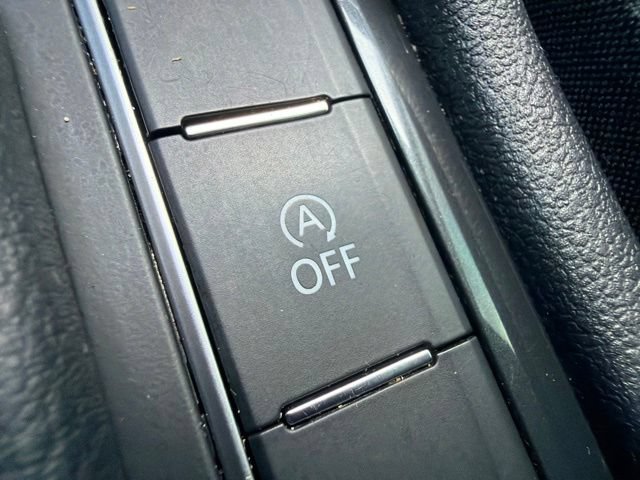 Used 2020 Volkswagen Tiguan SE FWD image 35