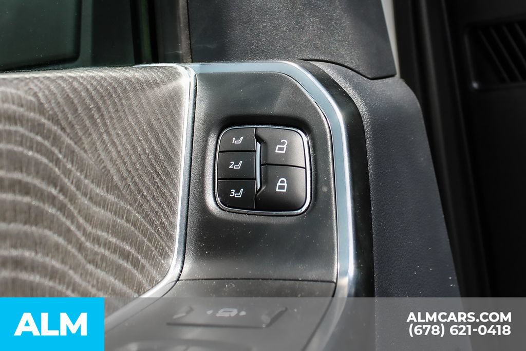 Used 2025 Ford F450 Platinum w/ FX4 Off-Road Package AWD/4WD image 39