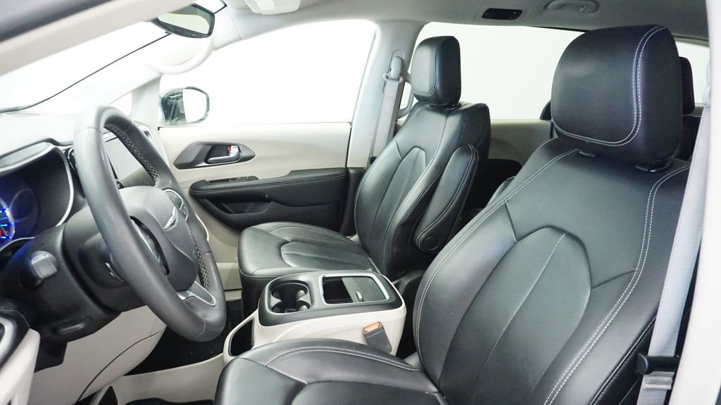 Used 2024 Chrysler Pacifica Limited FWD image 27