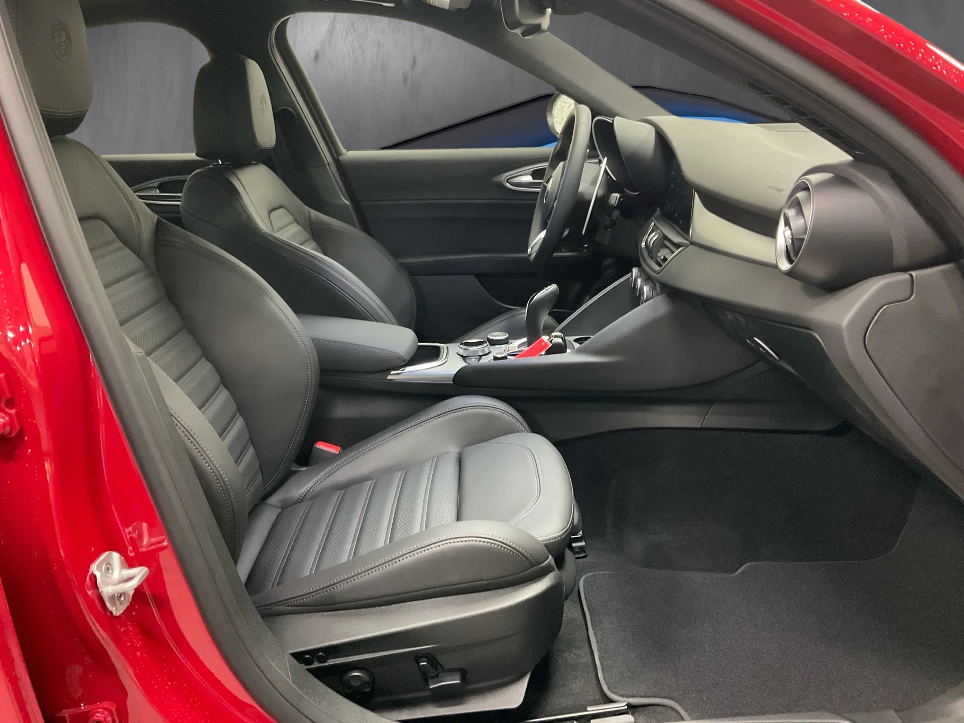 New 2026 Alfa Romeo Giulia AWD w/ Driving Assist Package image 11