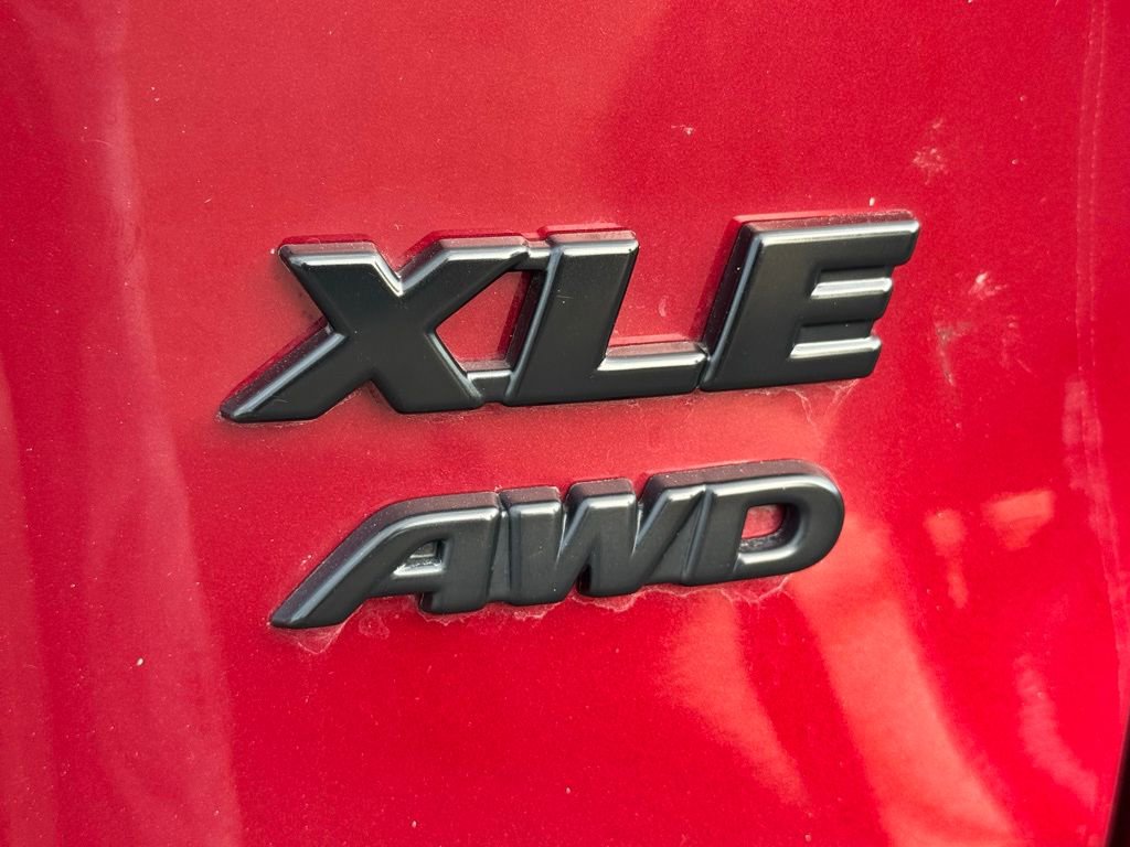 Used 2022 Toyota RAV4 XLE image 30