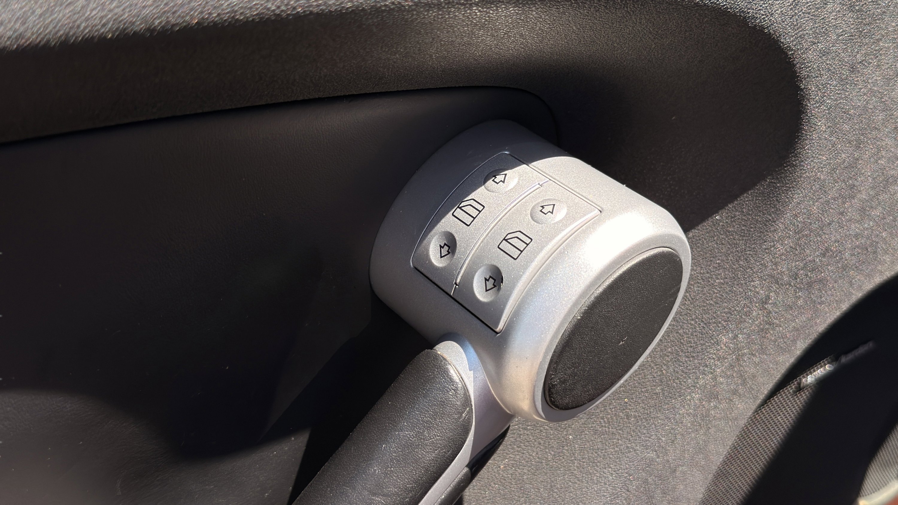 Used 2006 Mercedes-Benz SLK 55 AMG image 25