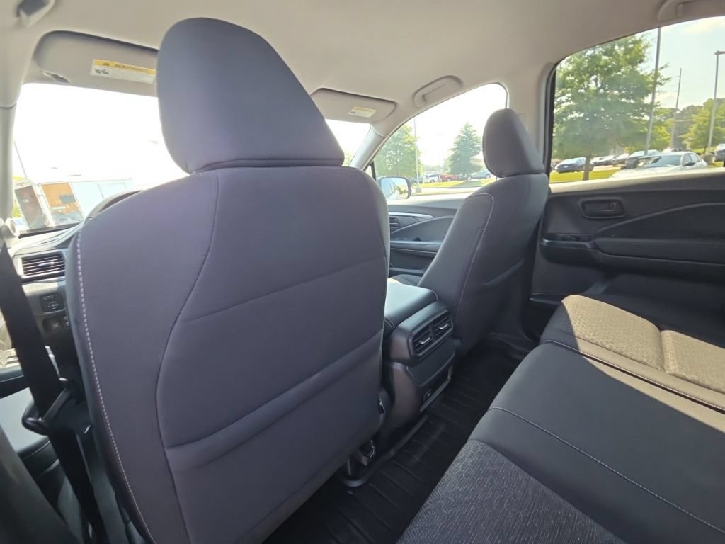 Used 2025 Honda Ridgeline Sport image 13