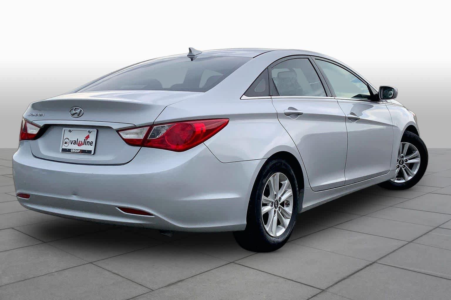 Used 2012 Hyundai Sonata GLS w/ Popular Equipment Pkg FWD image 13