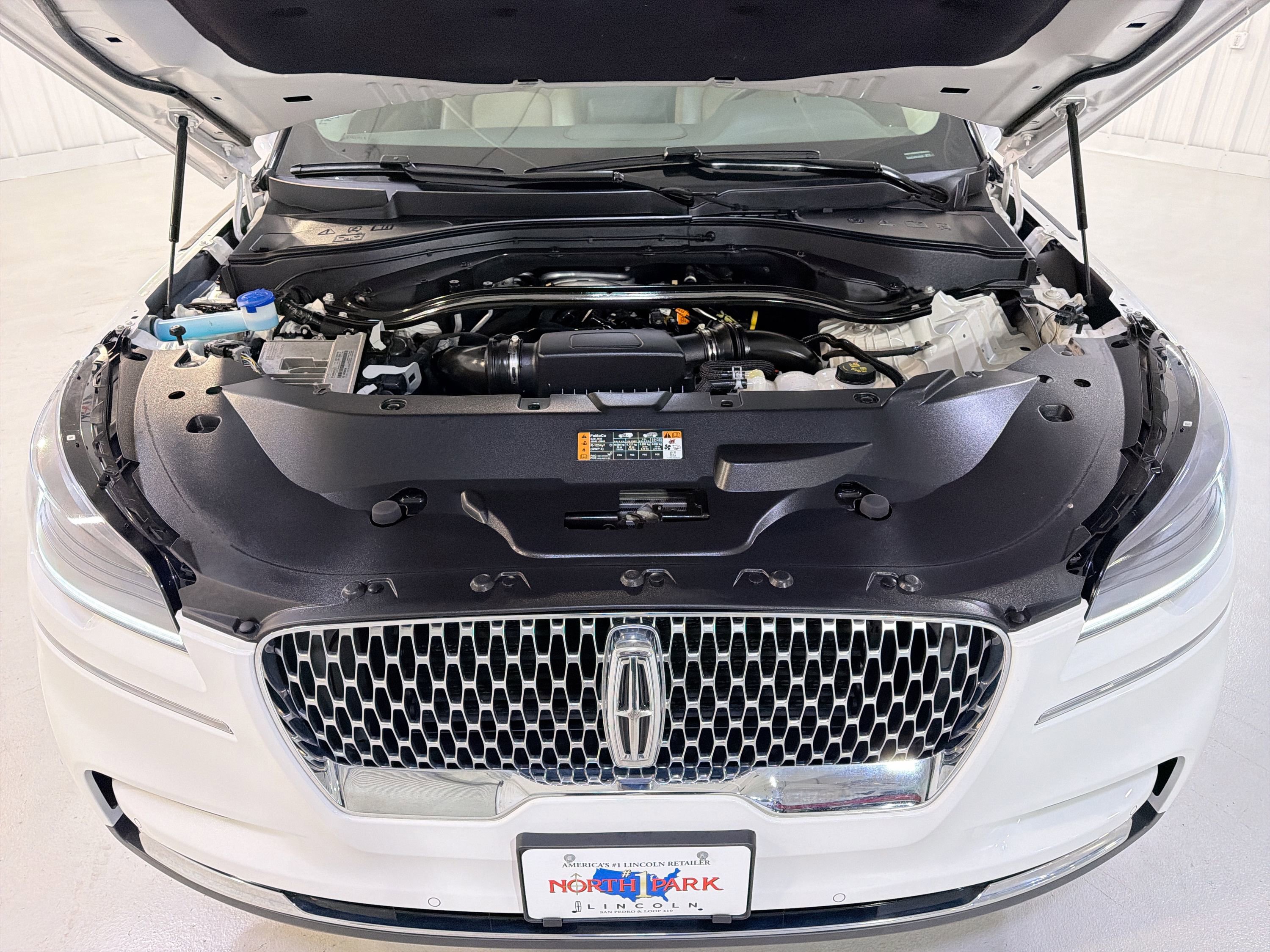 Used 2023 Lincoln Aviator AWD w/ Premium Package image 32