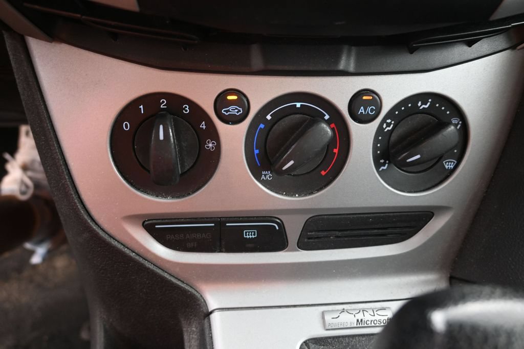 Used 2014 Ford Focus SE FWD image 26