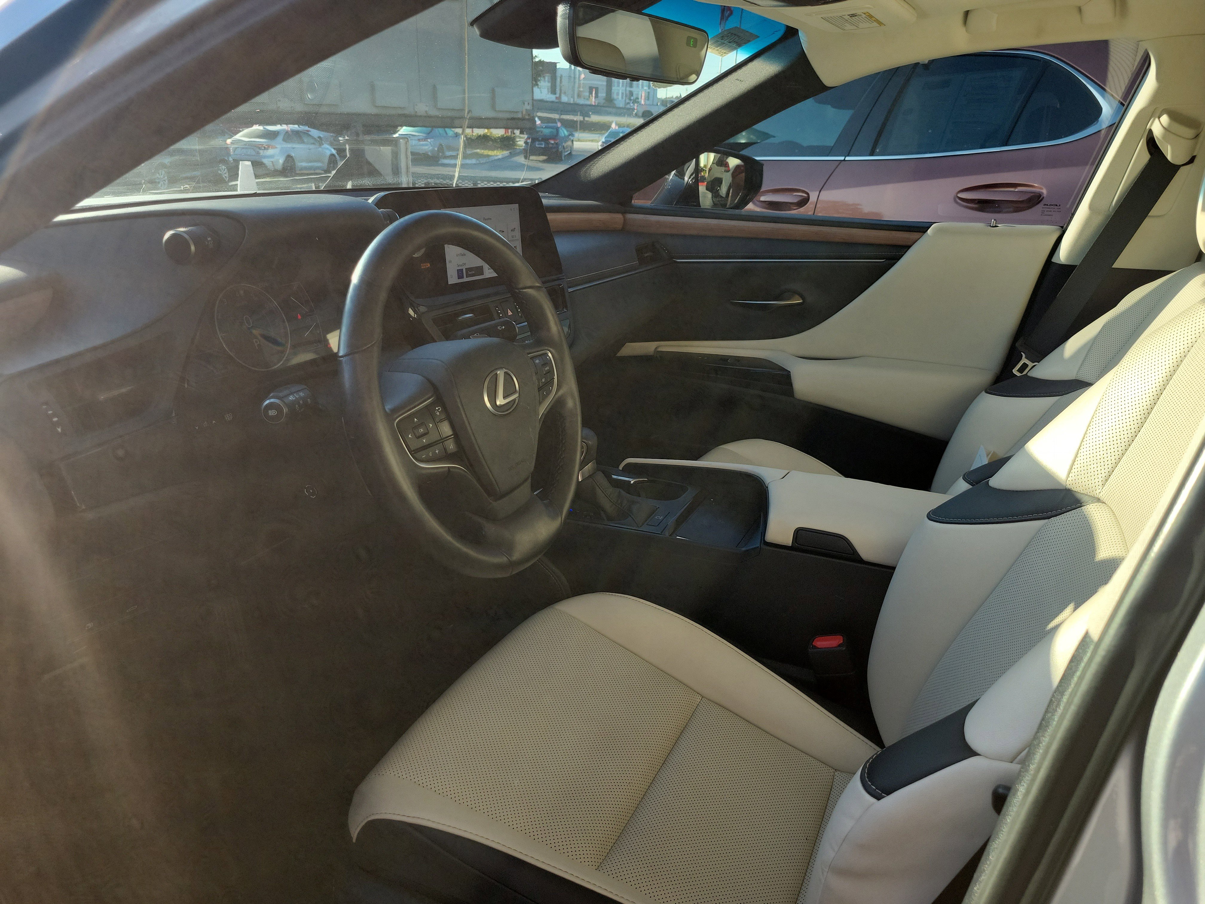 Used 2024 Lexus ES 350 w/ Premium Package image 17