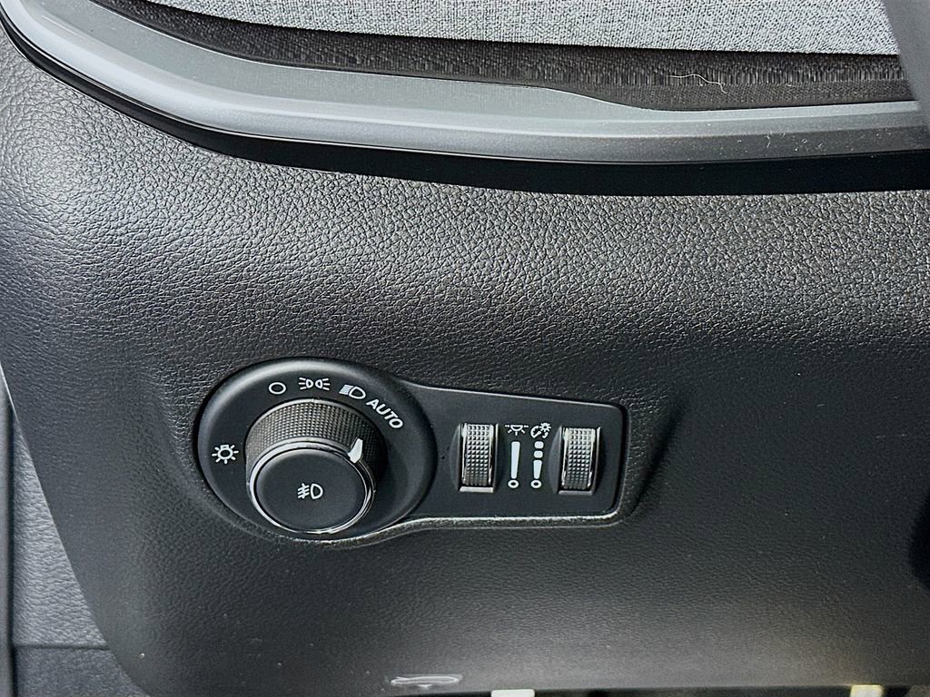 Used 2023 Jeep Compass Latitude AWD/4WD image 10
