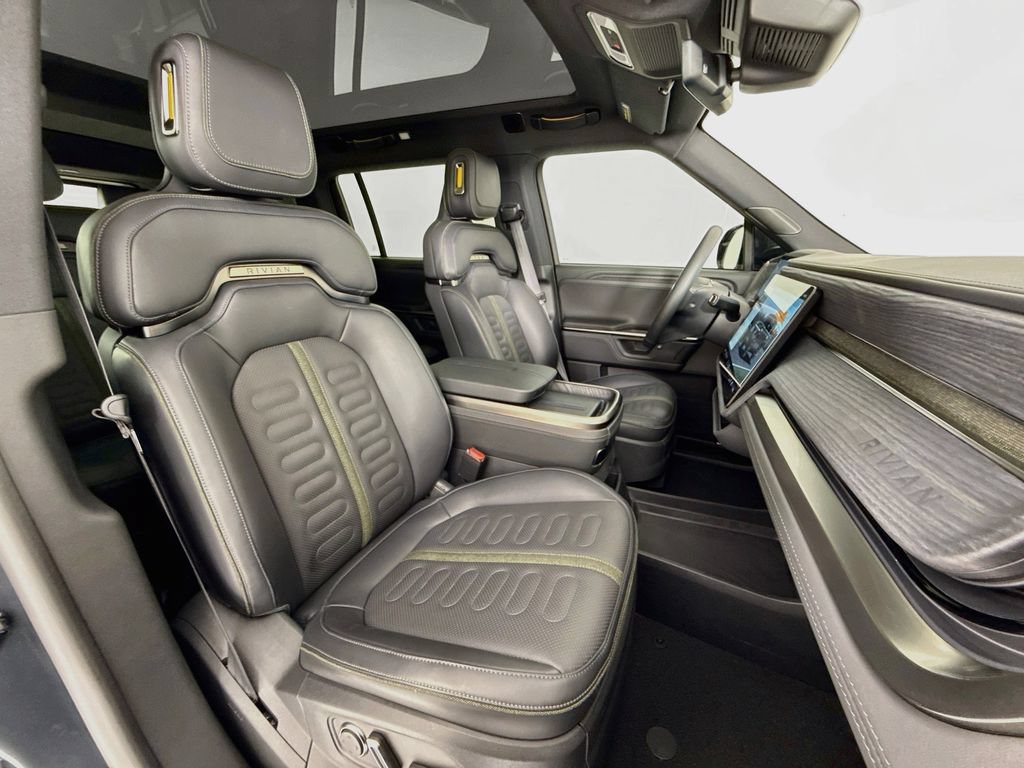 Used 2025 Rivian R1S Adventure AWD/4WD image 29