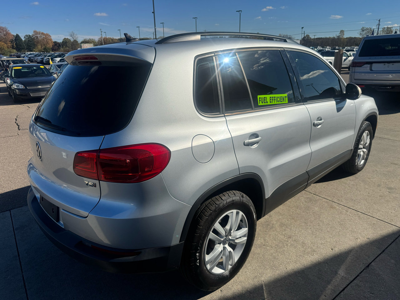 Used 2017 Volkswagen Tiguan S image 5