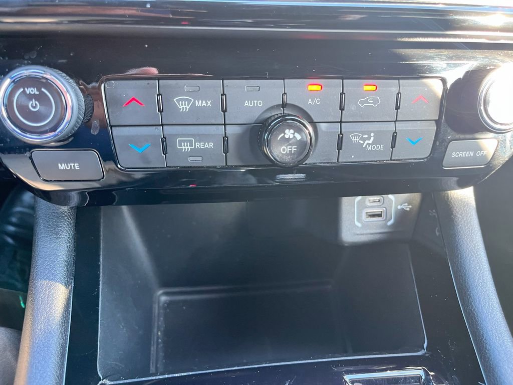 Used 2024 Jeep Compass Trailhawk w/ Trailhawk Convenience Group image 50