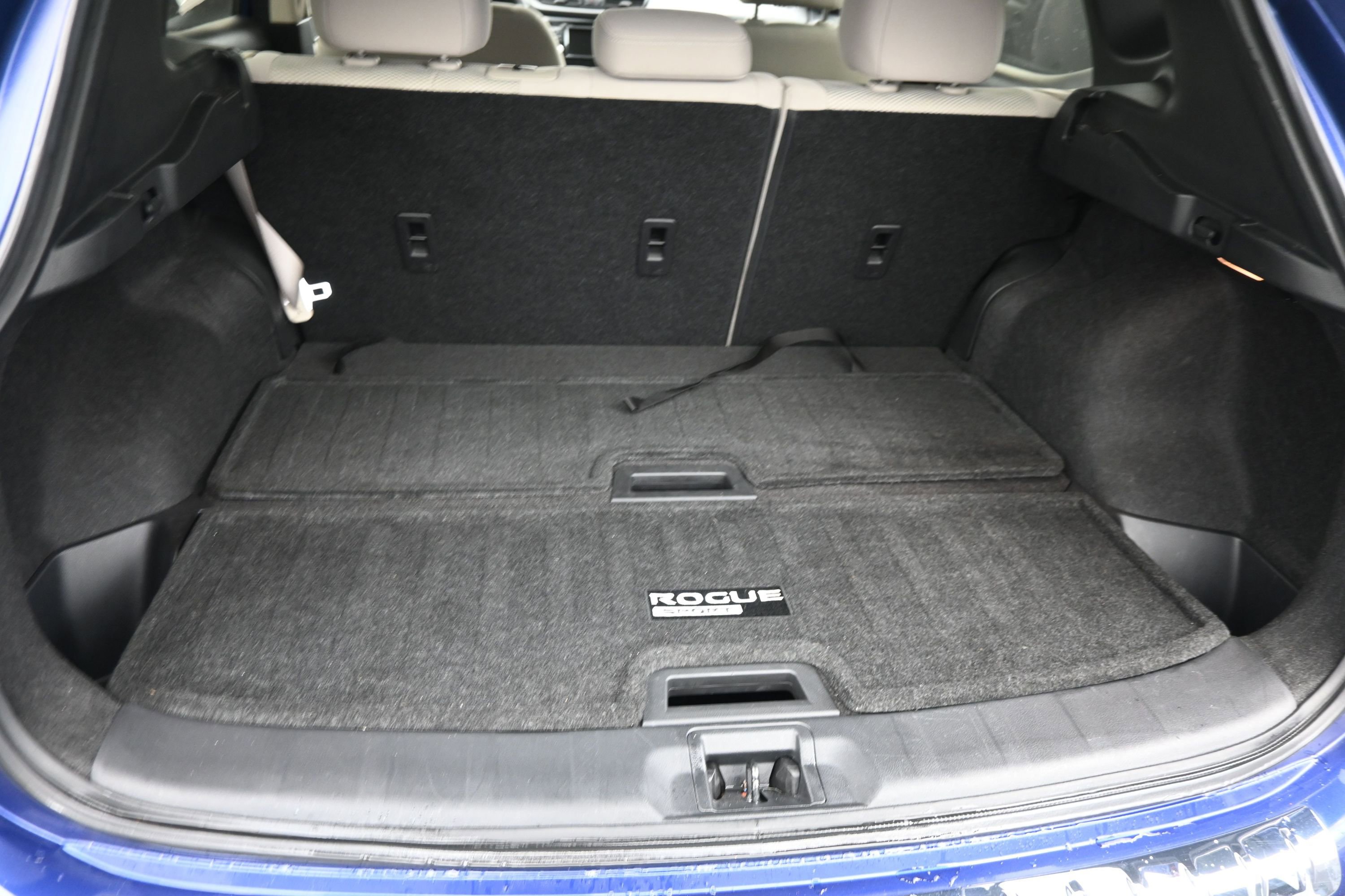 Used 2020 Nissan Rogue Sport SV FWD image 13