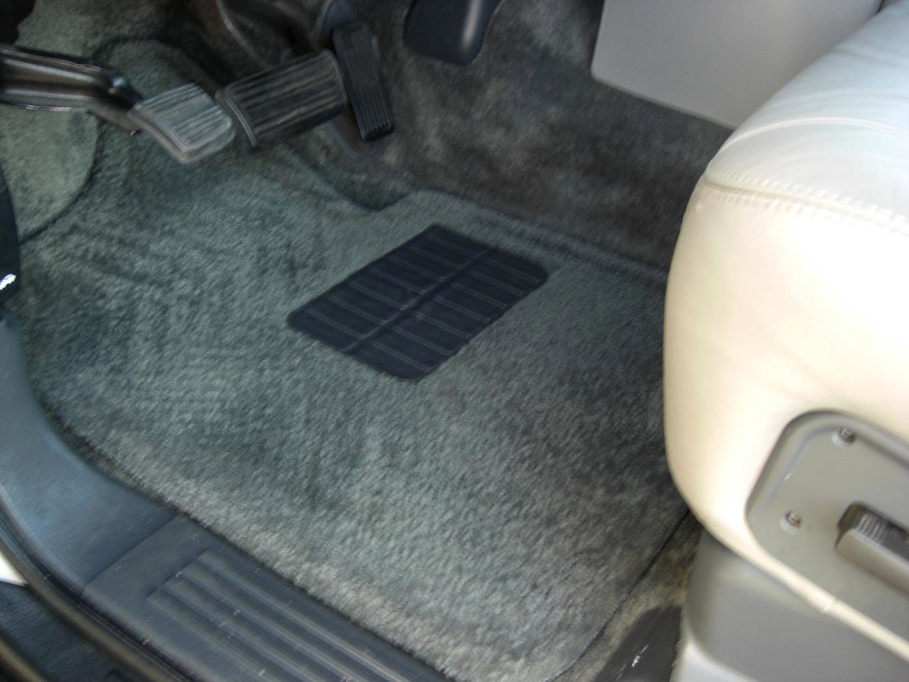 Used 2002 Chevrolet Suburban LT image 20