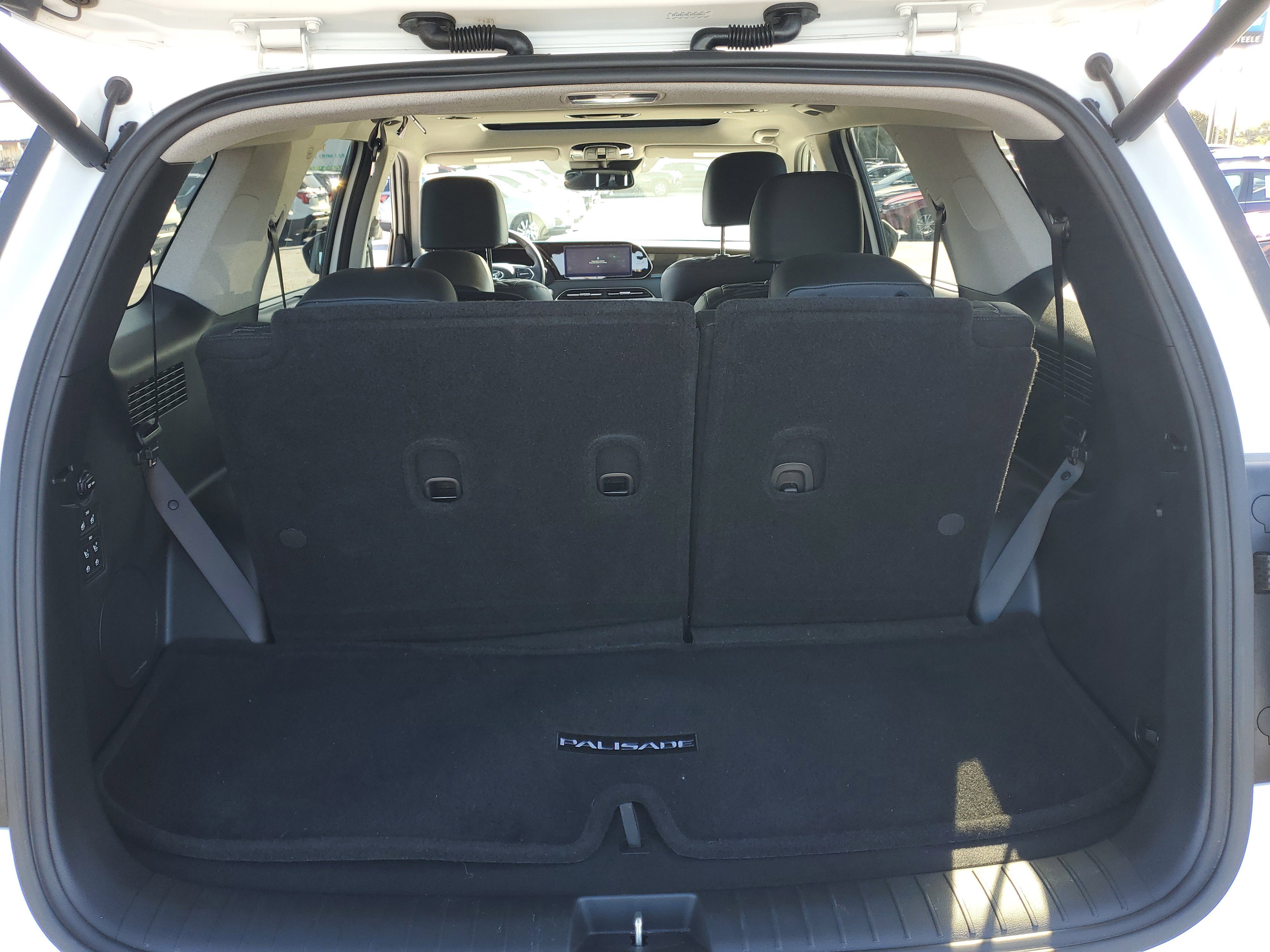Used 2022 Hyundai Palisade Limited w/ Cargo Package image 12