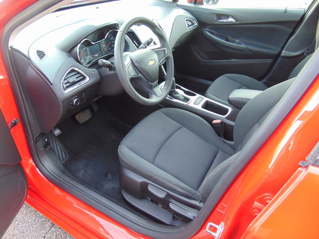 Used 2016 Chevrolet Cruze LS FWD image 2
