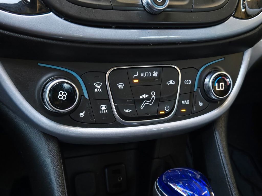Used 2018 Chevrolet Volt LT w/ Comfort Package FWD image 19