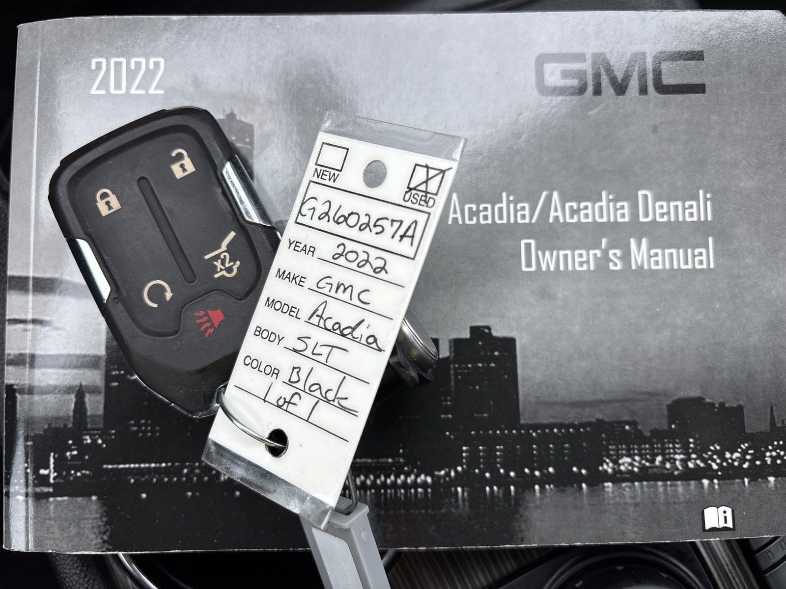 Used 2022 GMC Acadia SLT image 33