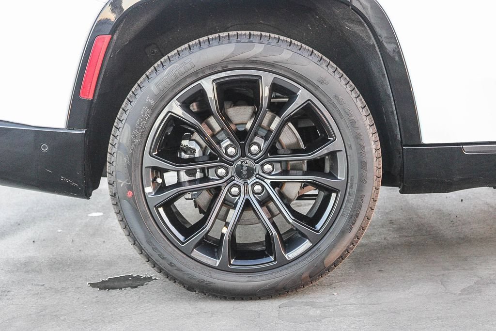 New 2026 Jeep Grand Wagoneer Summit AWD/4WD image 12