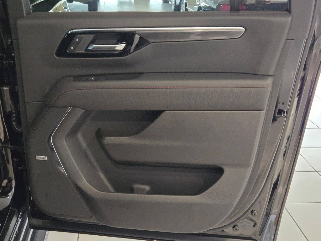 New 2026 Chevrolet Suburban RST w/ Comfort Package AWD/4WD image 8