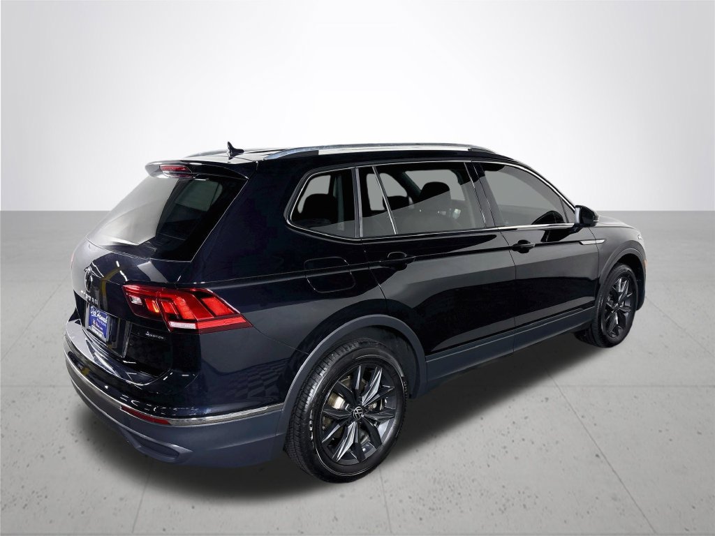 Certified 2024 Volkswagen Tiguan SE w/ Panoramic Sunroof Package AWD/4WD image 7