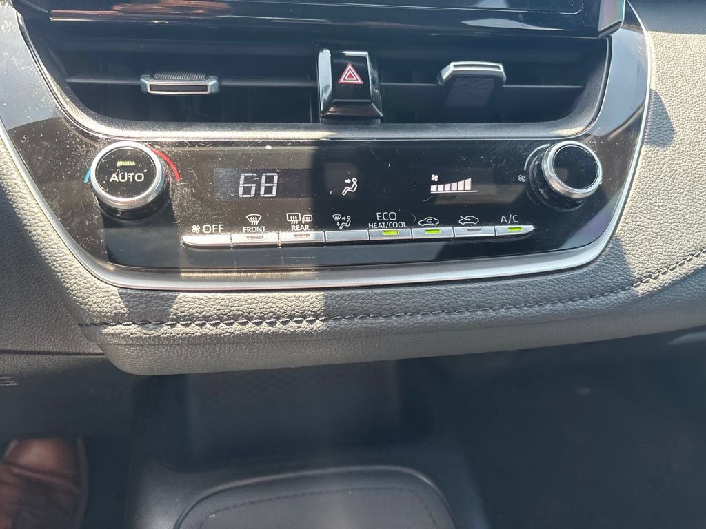 Used 2020 Toyota Corolla SE w/ SE Premium Package FWD image 10