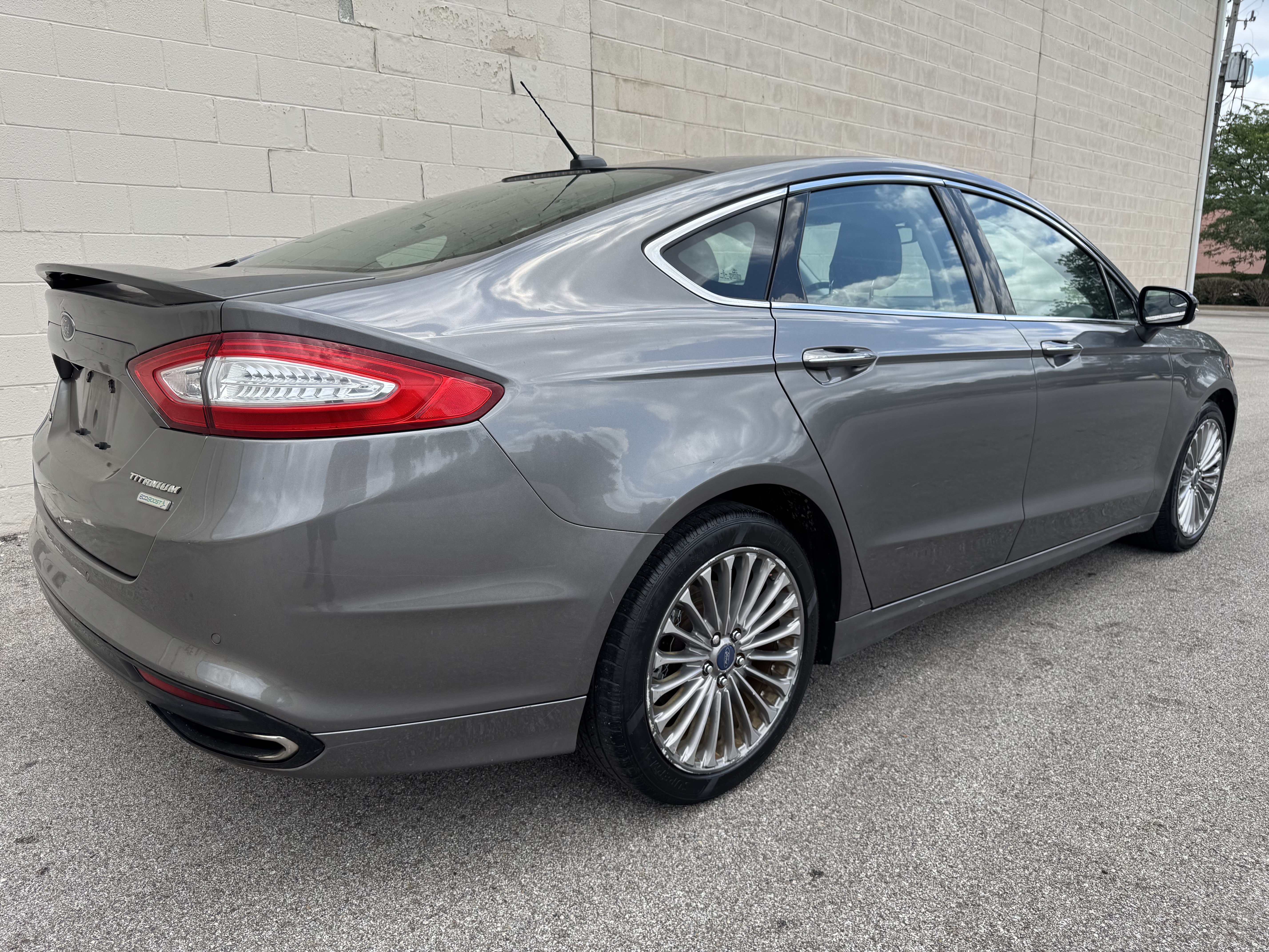 Used 2013 Ford Fusion Titanium FWD image 4