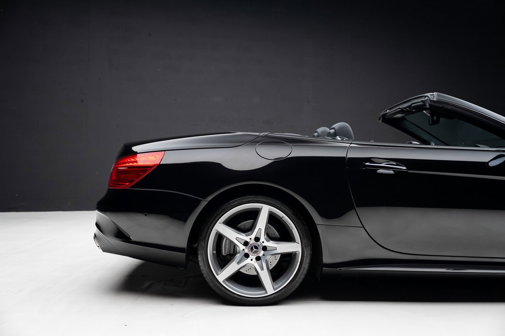 Used 2019 Mercedes-Benz SL 550 image 40