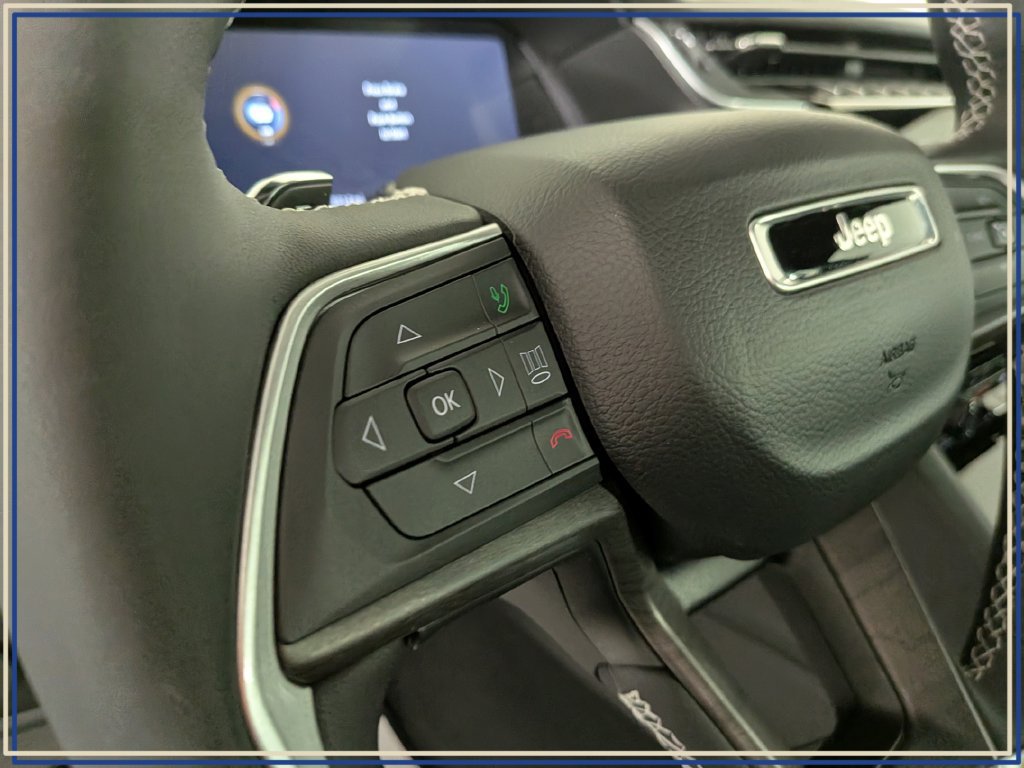 Certified 2025 Jeep Grand Cherokee Limited AWD/4WD image 22