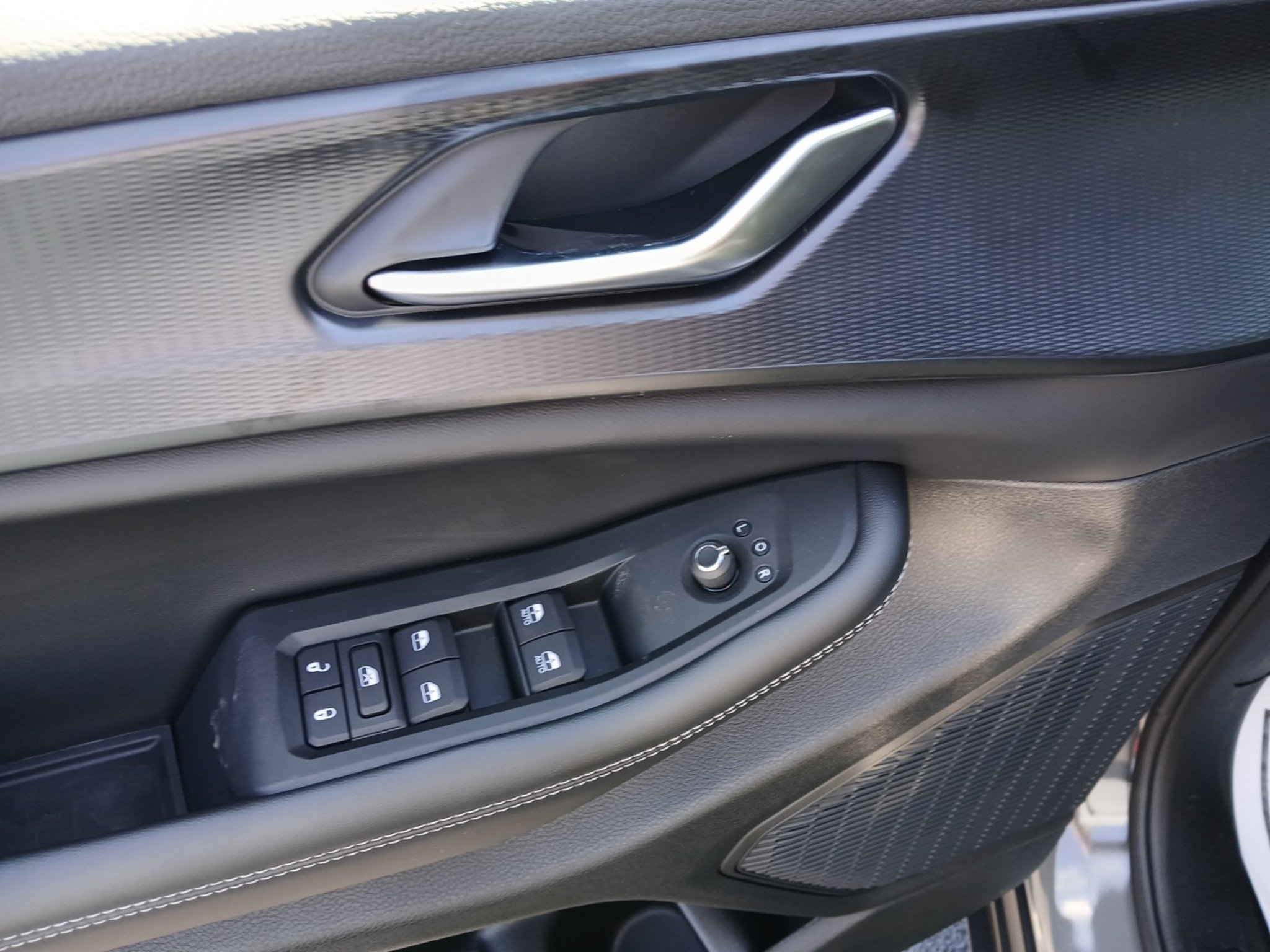 New 2027 Jeep Grand Cherokee Laredo X RWD image 36