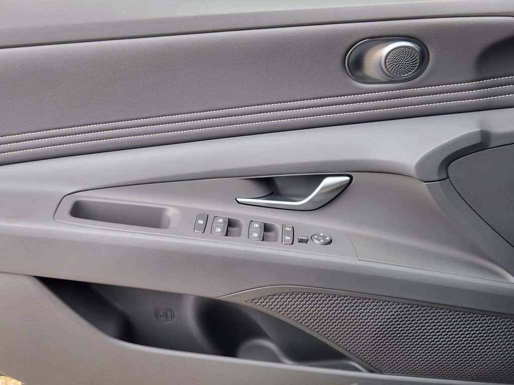 New 2026 Hyundai Elantra Sport FWD image 16