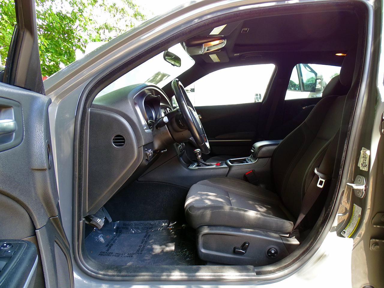 Used 2019 Dodge Charger SXT RWD image 19