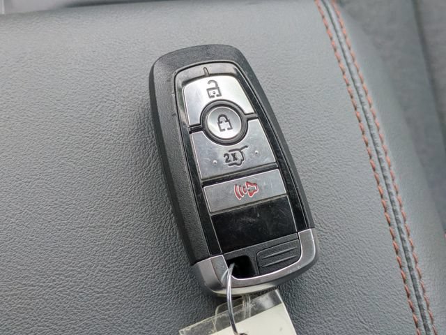 Used 2025 Ford Explorer Active RWD image 30