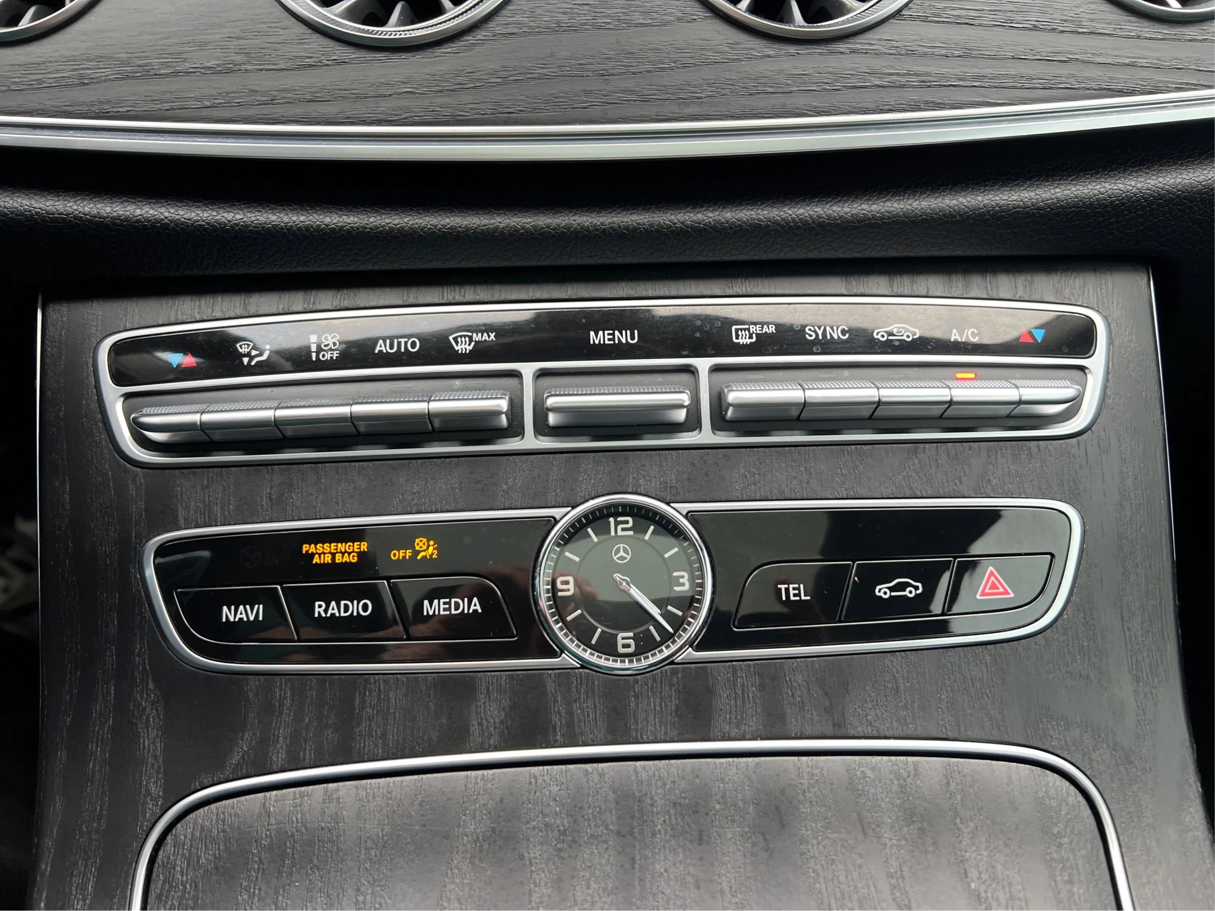 Used 2018 Mercedes-Benz E 400 4MATIC Coupe w/ Premium 1 Package image 26