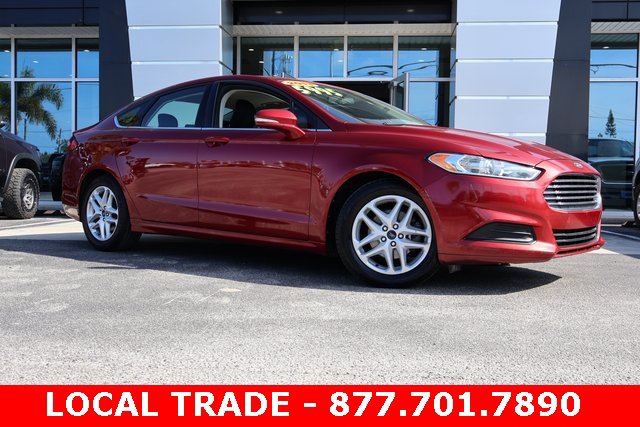 Used 2013 Ford Fusion SE image 2