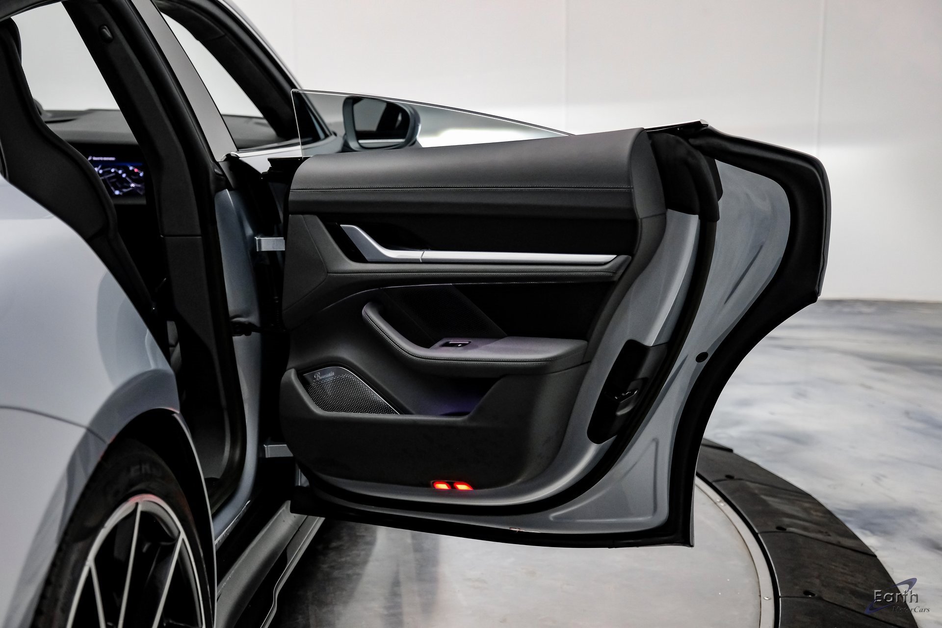 Used 2023 Porsche Taycan Turbo S w/ Premium Package image 86