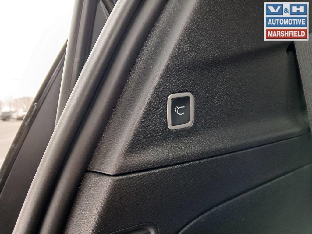 New 2026 Chrysler Voyager LX FWD image 30