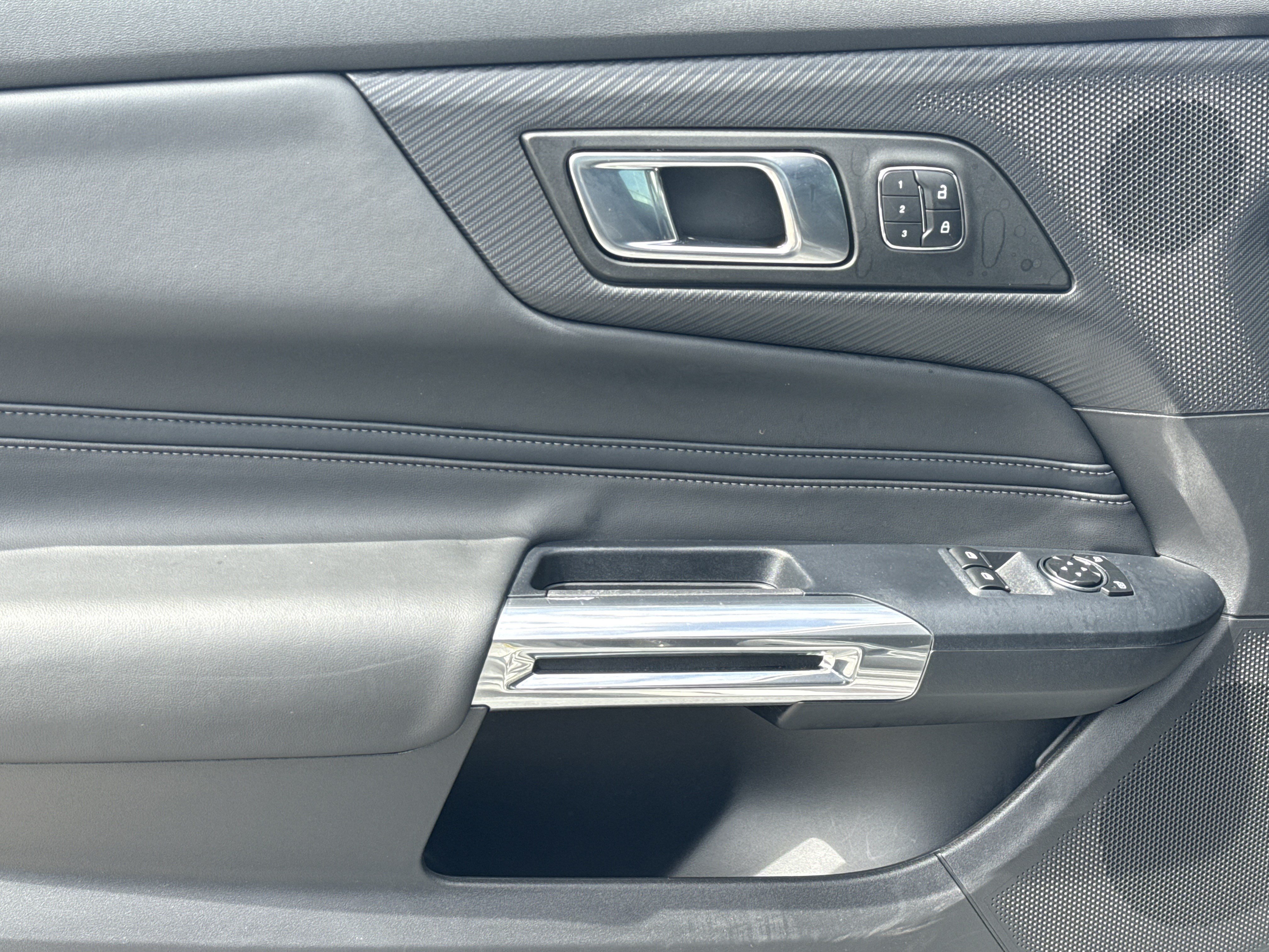 Used 2025 Ford Mustang GT Premium RWD image 14
